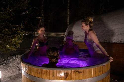 Osada Jaworzyny - Domek Hobbita Z Jaskini? Spa