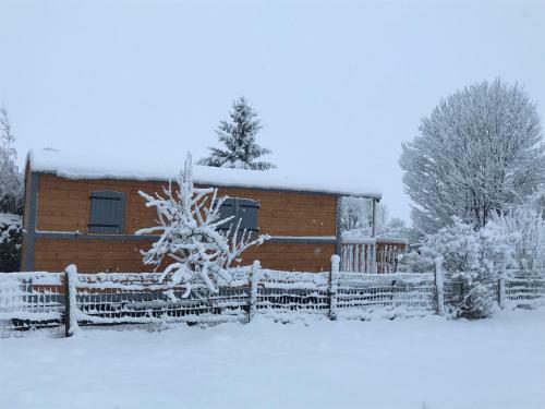 Hostal La Roulotte Au Fond Du Pr�