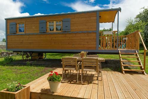 Hostal La Roulotte Au Fond Du Pr�