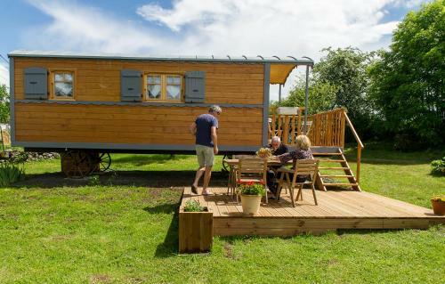 Hostal La Roulotte Au Fond Du Pr�
