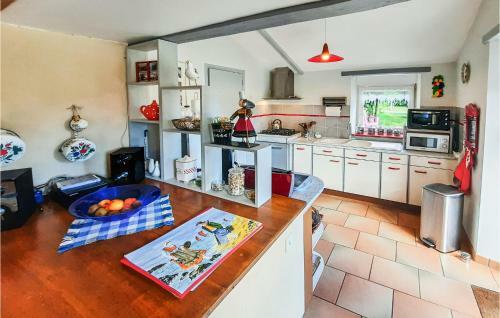 Awesome Home In Concarneau With 2 Bedrooms