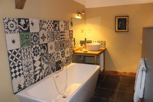 Bed & Breakfast Ferme-ch�teau de Cordey & Spa