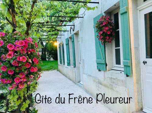 G�te Du Fr�ne Pleureur