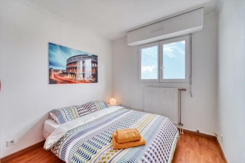 Chic And Spacious Apart With Parking