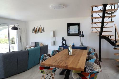 Azur, Maison Moderne Vue Mer