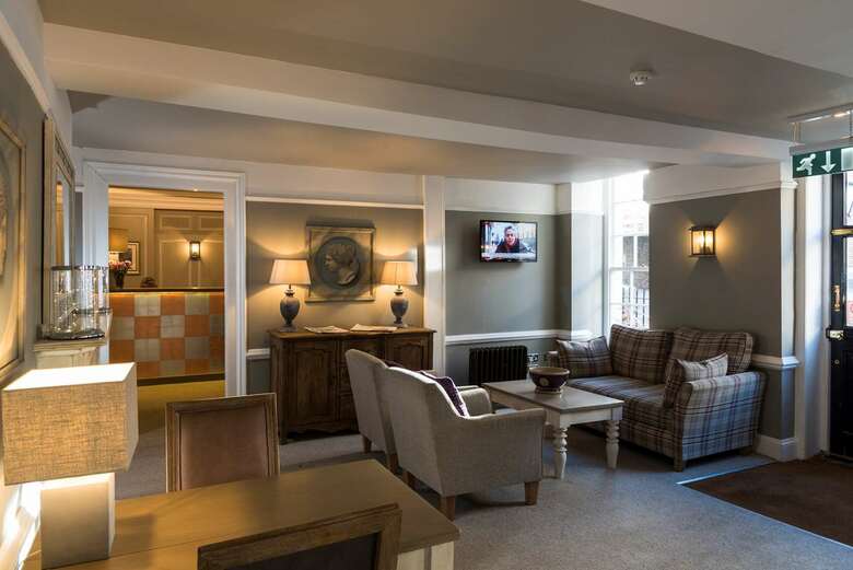 Wessex Royale Hotel