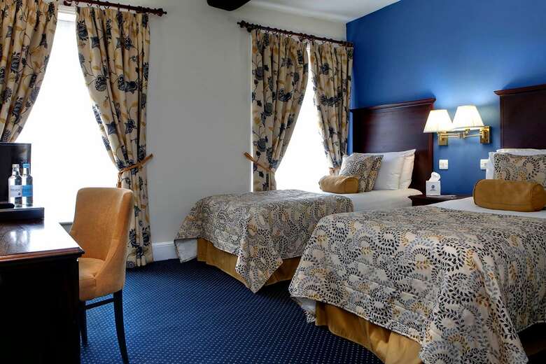 Wessex Royale Hotel