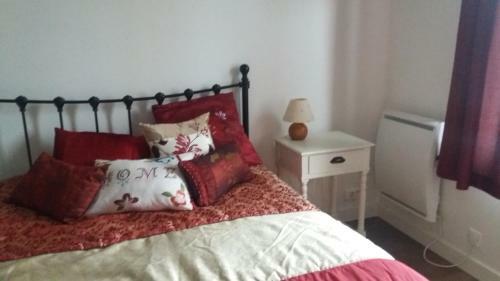 Peaceful 2-bed House Near Dompierre Les Eglises