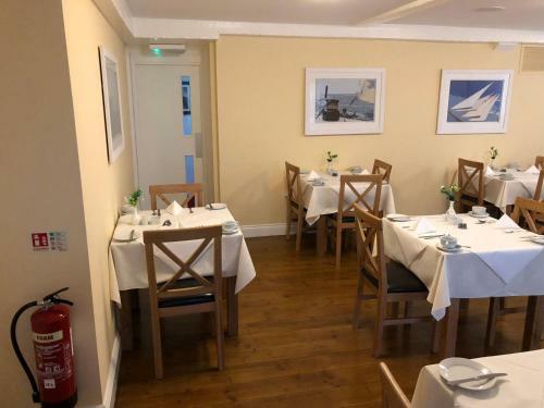 Hostal Almorah Hotel