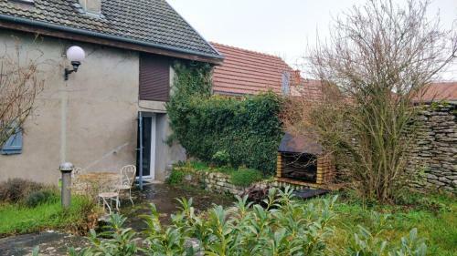 Maison de 2 Chambres Avec Jardin Clos Et Wifi A Echalot