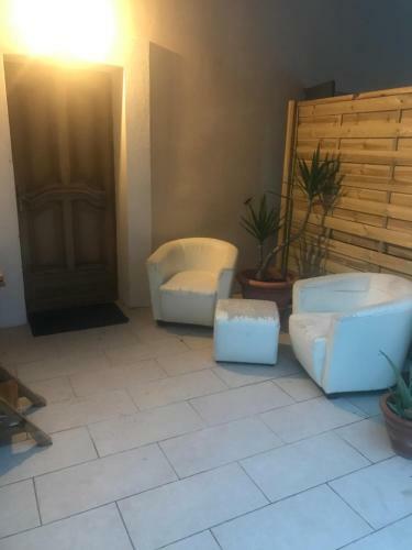 Apartamento Les Acacias 84320