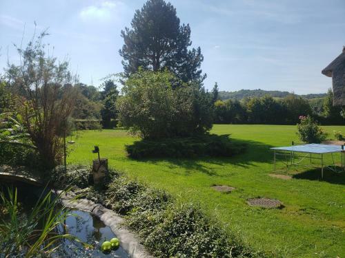 Les 2 Chaumi�res Avec Piscine