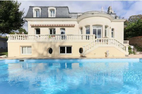 Hostal Delightful Earth Room 20 Minutes From Paris