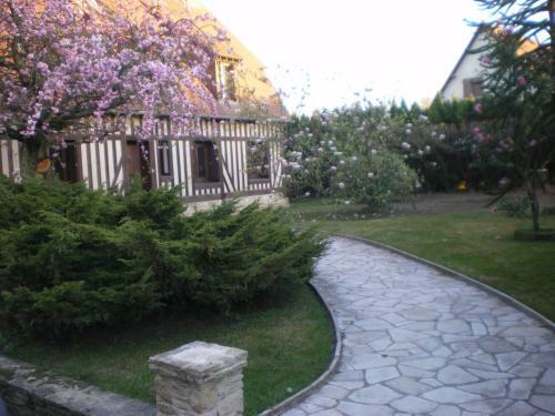 Maison De Style Normand