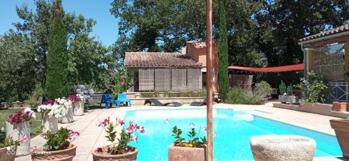 Sous Les Ch�nes, En Provence