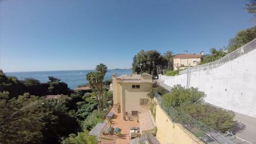Apartamento Eze Bord de Mer Terrasse Plage A 6 Min