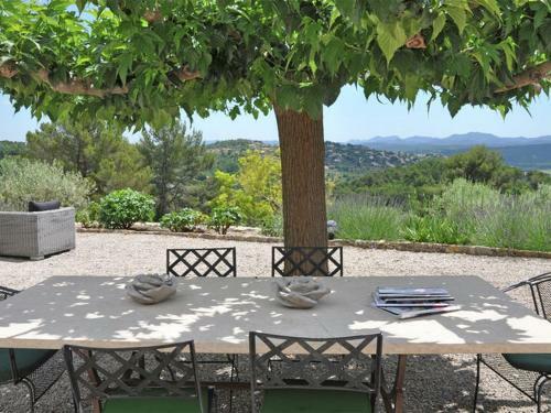 Quaint Villa In Seillans With Swimming Pool