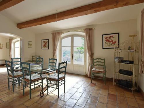 Quaint Villa In Seillans With Swimming Pool