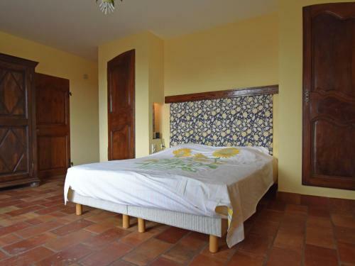 Quaint Villa In Seillans With Swimming Pool