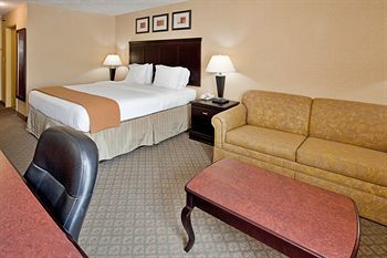 Hotel Holiday Inn Express South Boston