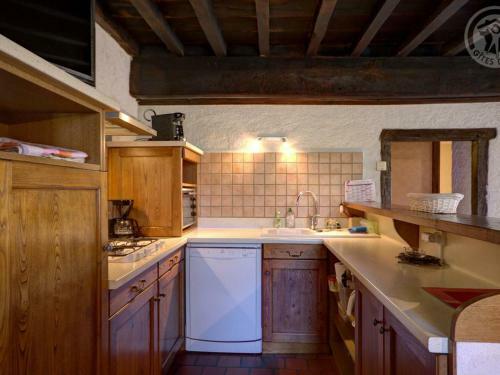 G�te Fourneaux, 3 Pi�ces, 5 Personnes - Fr-1-496-209
