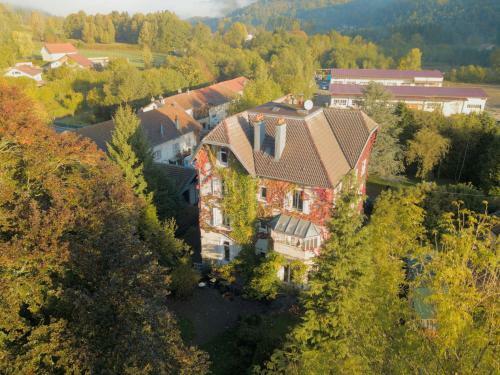Hostal Chateau Du Pont Jean