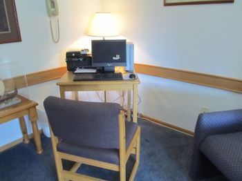 Hotel Tivoli Inn And Suites