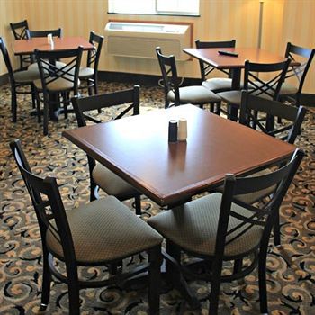 Posada Cobblestone Inn And Suites