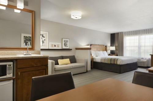 Hotel Country Inn & Suites - Appleton North