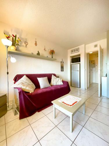 Apartamento Bright Apt With Swimming Pool And Balcony