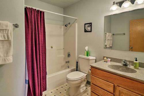 Trego Cabin With Mountain Views And Lake Access!