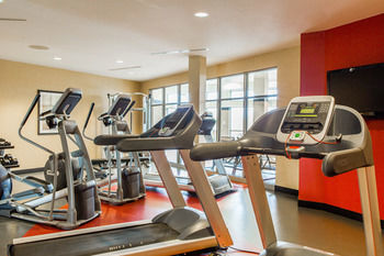 Hotel Cambria Suites Madison