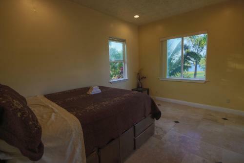 Hostal Oceanfront Legacy Vacation Rental