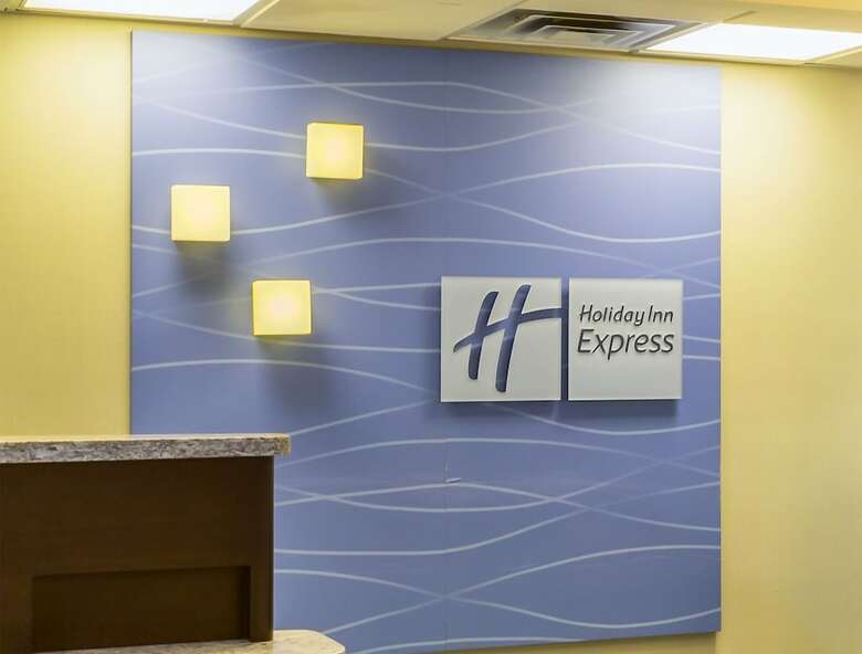 Holiday Inn Express Hotel & Suites Mt. Holly