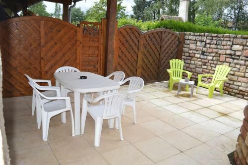 Maison Chaleureuse Avec Barbecue