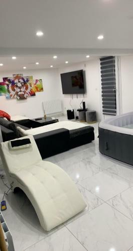 Villa Love Room