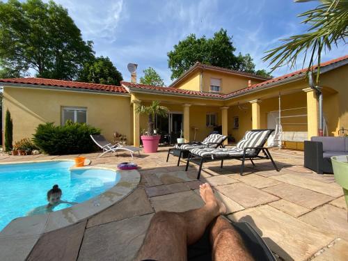 Bed & Breakfast Chambres Dans Villa Avec Piscine