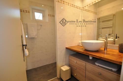 Domaine Les Bastidons