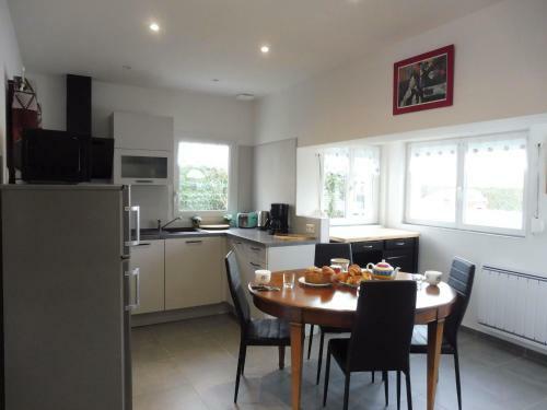 Pretty Cottage Near Sandy Beach In The Cotentin