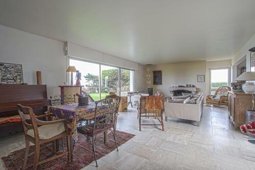 Large Seafront Family Home