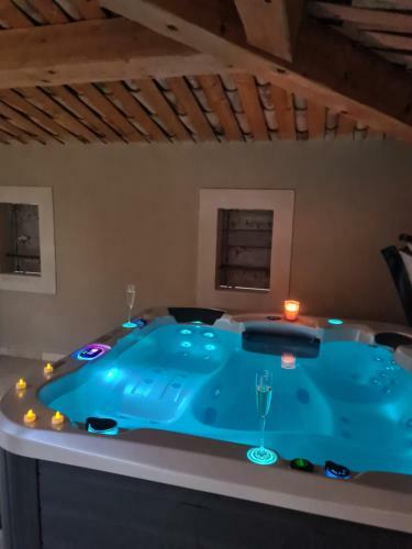 Le Cabanon de Nans. G�te de Charme En Provence.