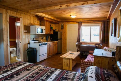 Curriers Lakeview Lodge
