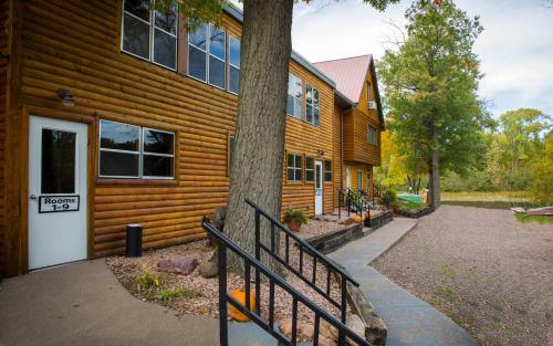 Curriers Lakeview Lodge