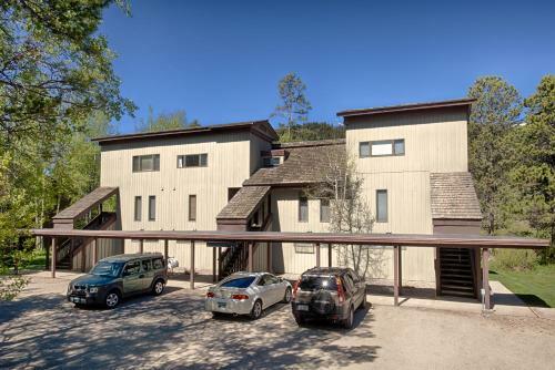 Hotel The Aspens Racquet Club