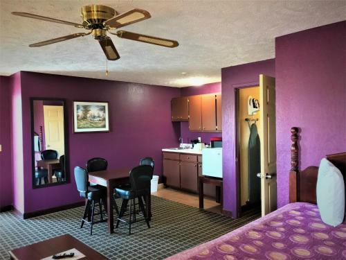 Motel America's Best Inn