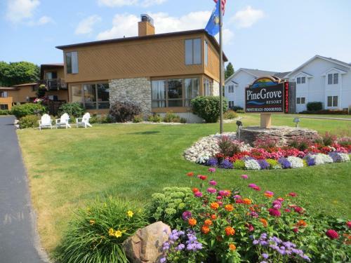 Hotel Pine Grove Resort