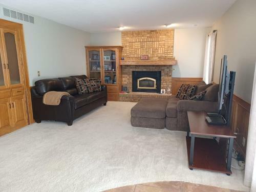 Private Room In Popular Millard Area West Omaha