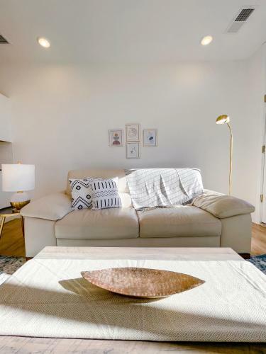 Bright 1bd/1ba Downtown Omaha Apartments