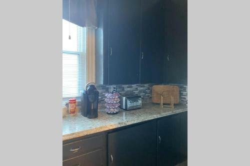 Spacious Duplex With Mountain Views, Parking, Wifi
