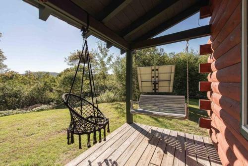 Off Grid, Remote Log Cabin In The Woods!